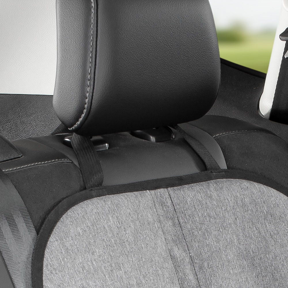 Protect your car seat with the reer TravelKid MaxiProtect