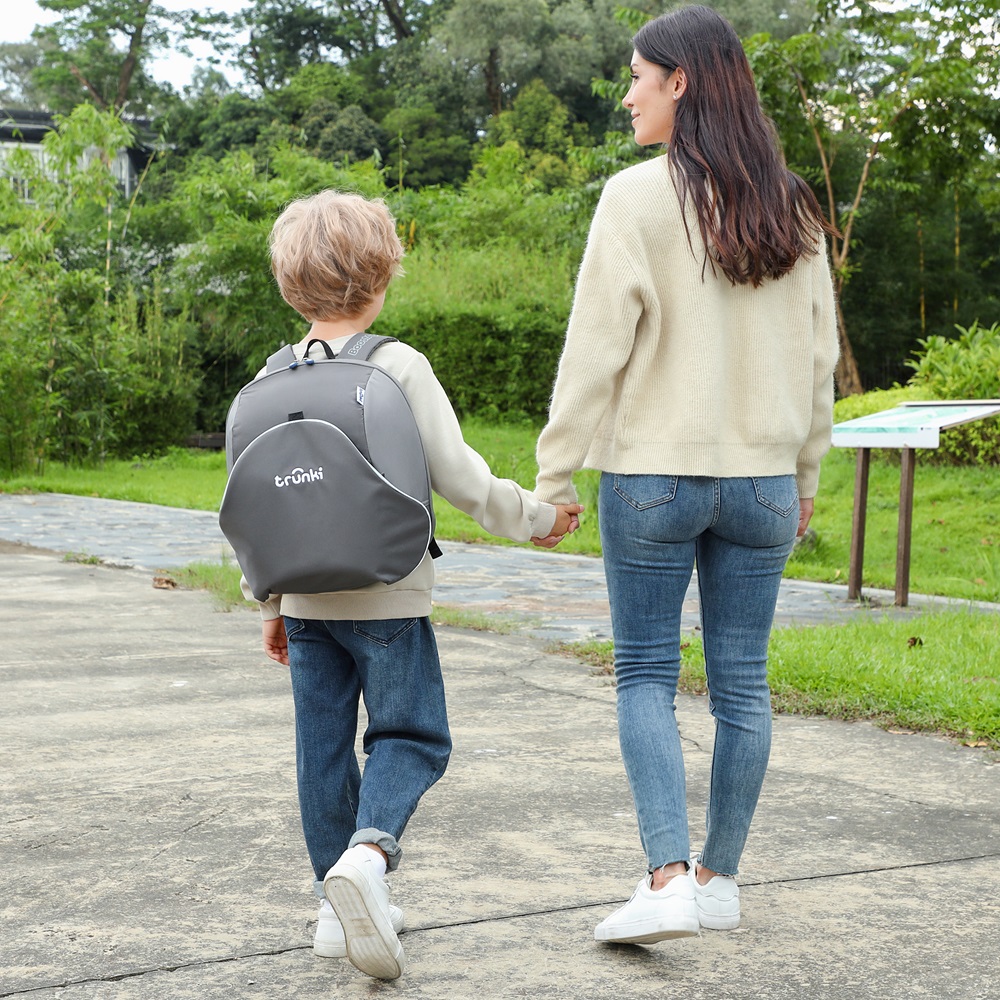Car Booster Seat Trunki BoostApak 2.0 Grey Car Booster Seat Trunki BoostApak 2.0 Grey