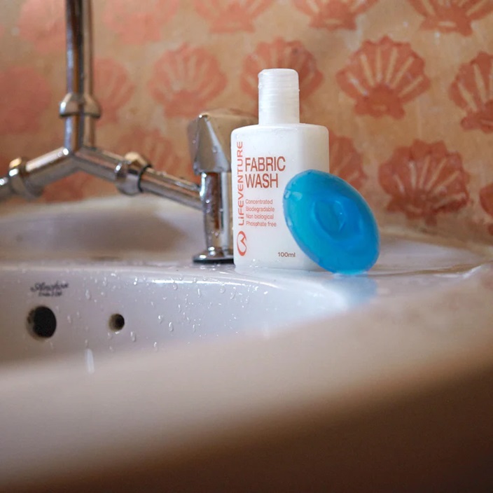 -Lifesystems Travel Sink Plug